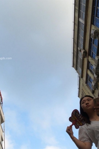 kc1564（空城原创）白裙小姐姐逛街，肉色无痕N一半夹进臀缝