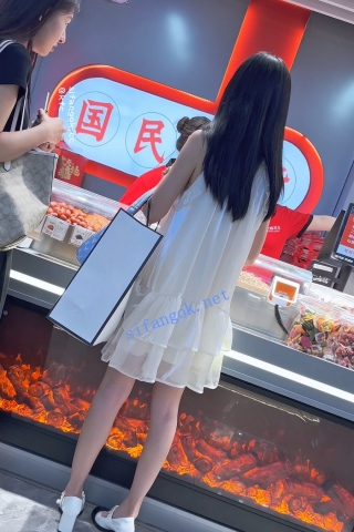 trump1352【KFC】长裙美女和闺蜜逛街买衣服·粉色蕾丝边内内上下通透 