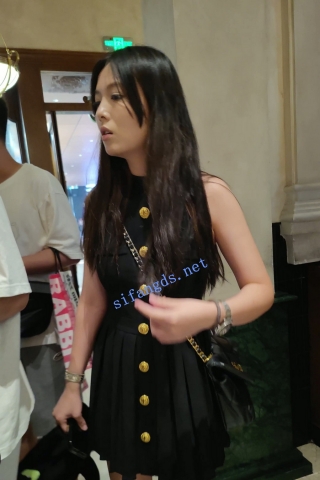 CS111【CSCD】黑色连衣裙美女和朋友逛街买蛋糕，黑色窄内